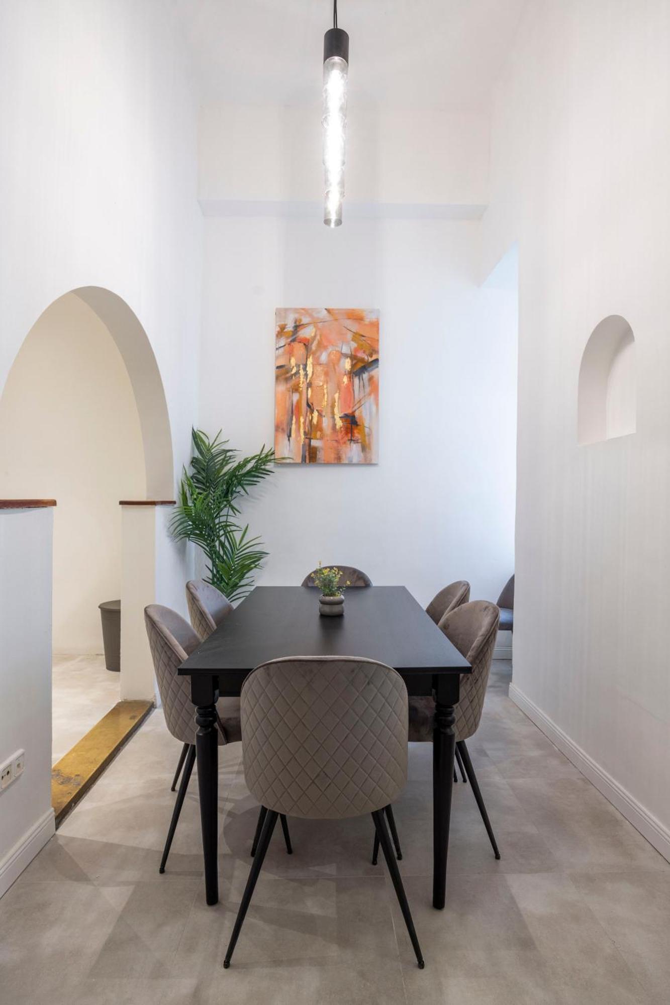 Spacious Vintage For 12ppl בודפשט