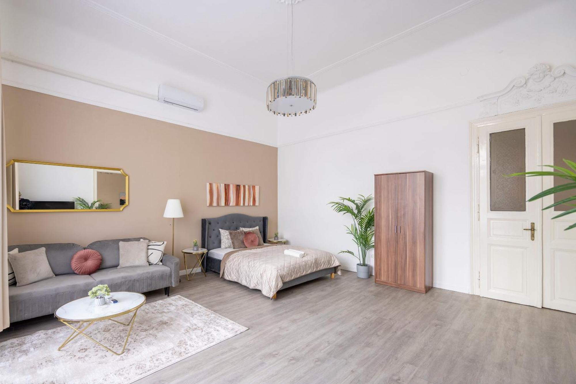 דירה Spacious Vintage For 12ppl בודפשט