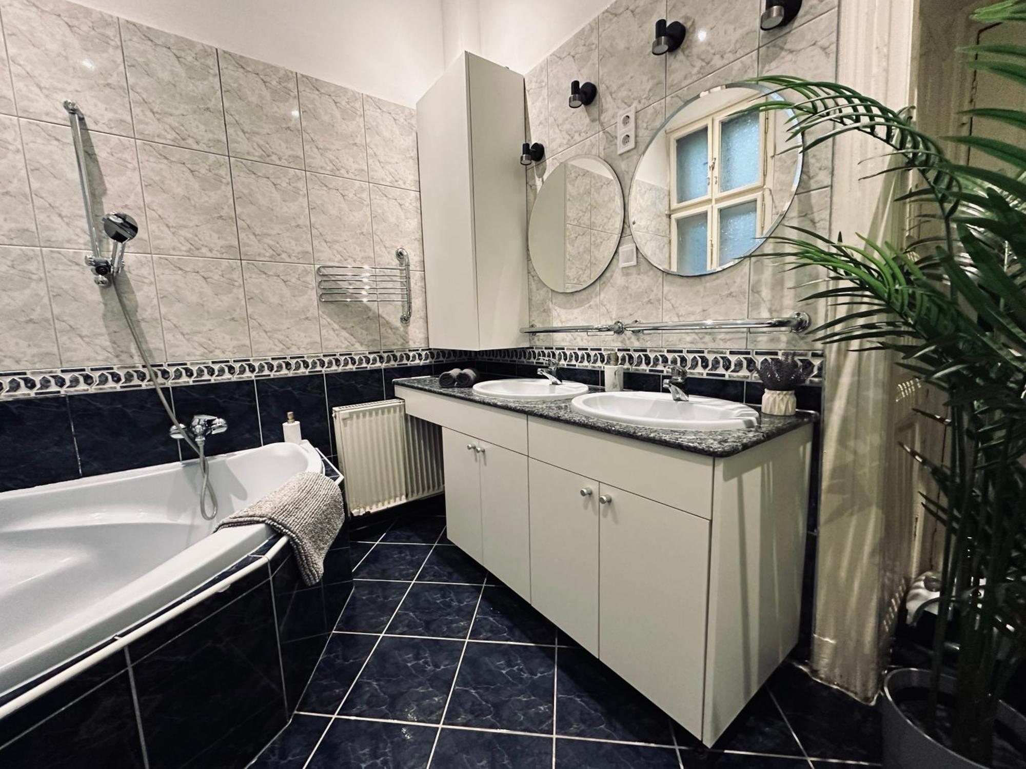 Spacious Vintage For 12ppl דירה